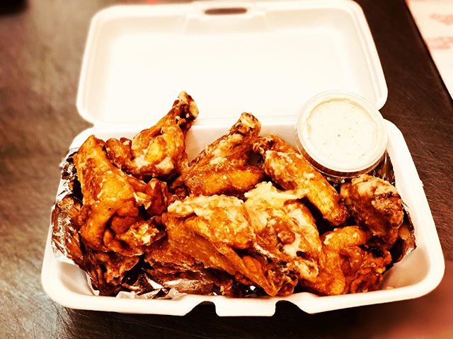 12 CHICKEN WINGS image