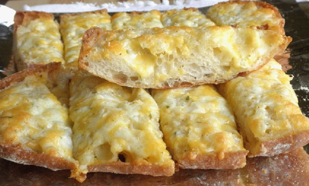 FULL GARLIC BREAD image