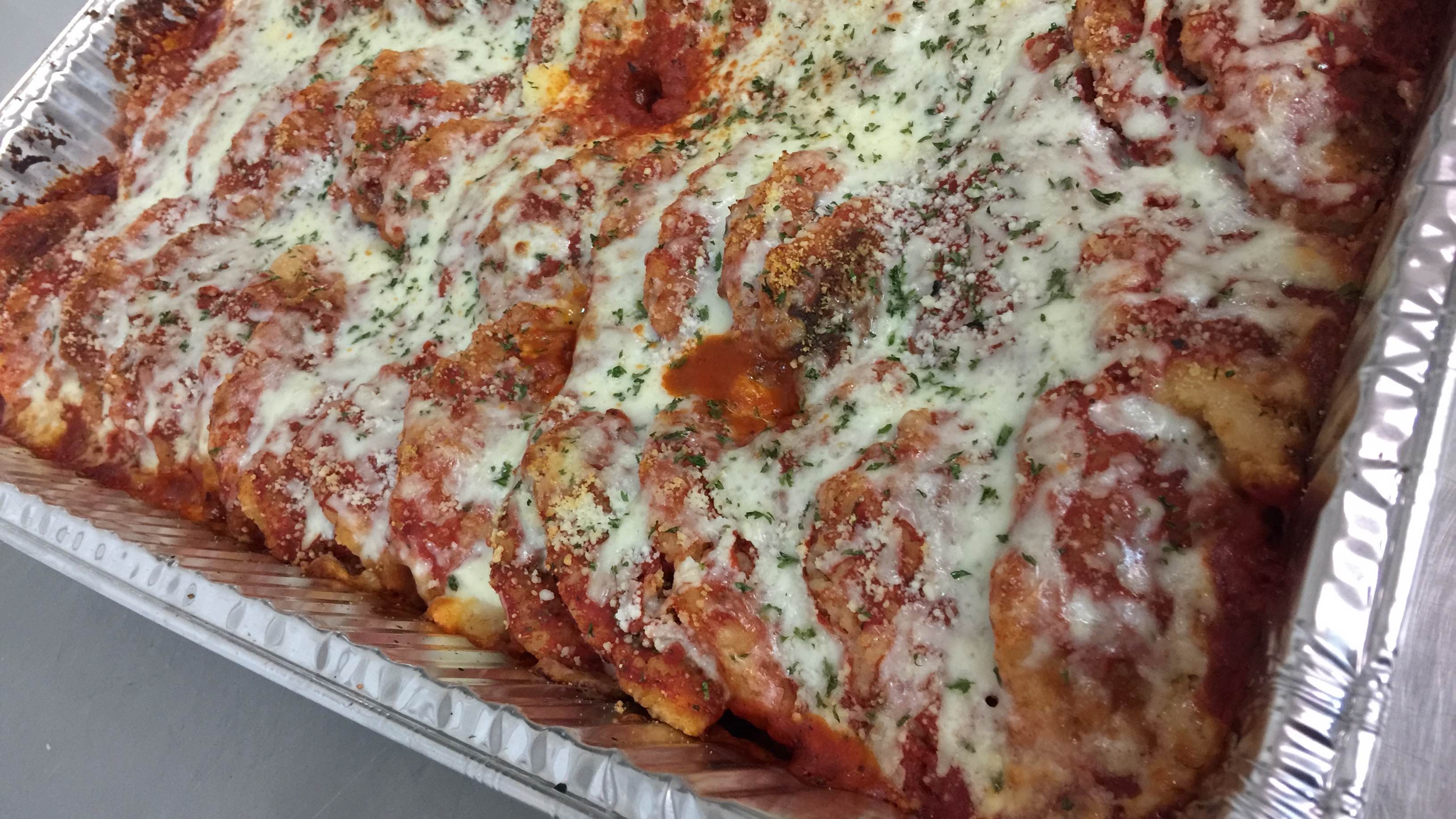 WHOLE PAN 15-20 CHICKEN PARM image